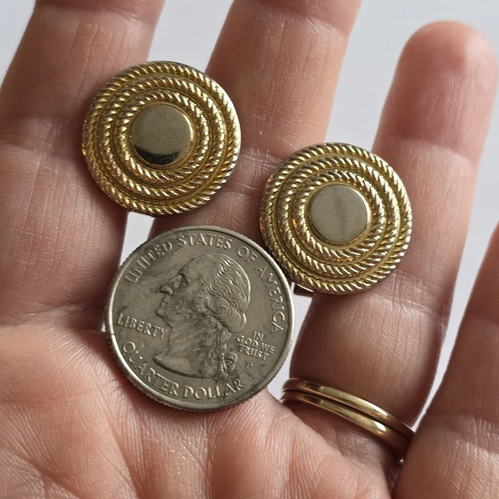 Vintage round cuff links faded gold tone metal circle cufflinks mens jewelry
